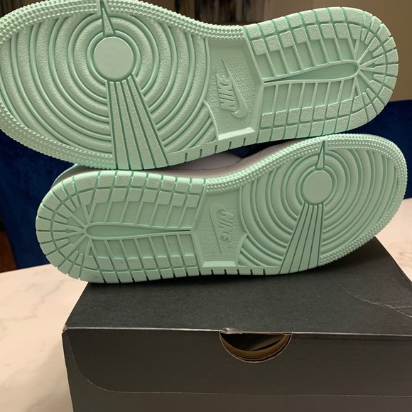 Jordan 1 Mid - Picture 5 of 6